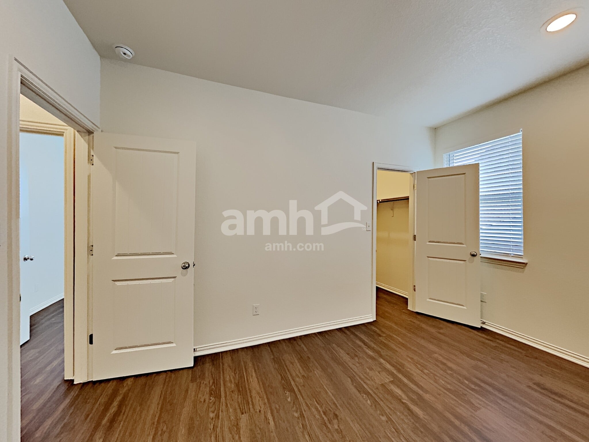 Building Photo - 2717 Lillybrook Ln