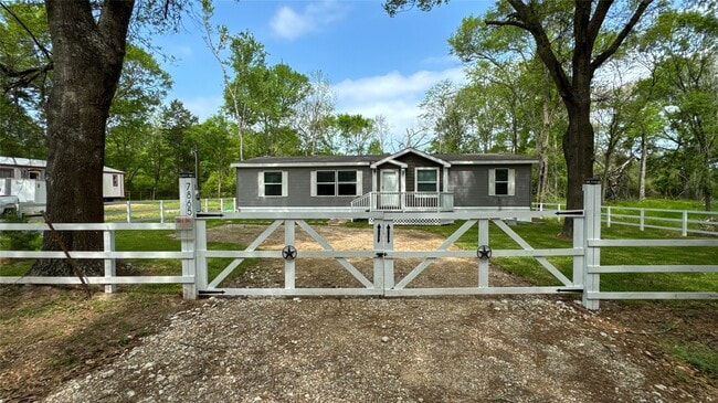 Building Photo - 7865 Pinecone Ln