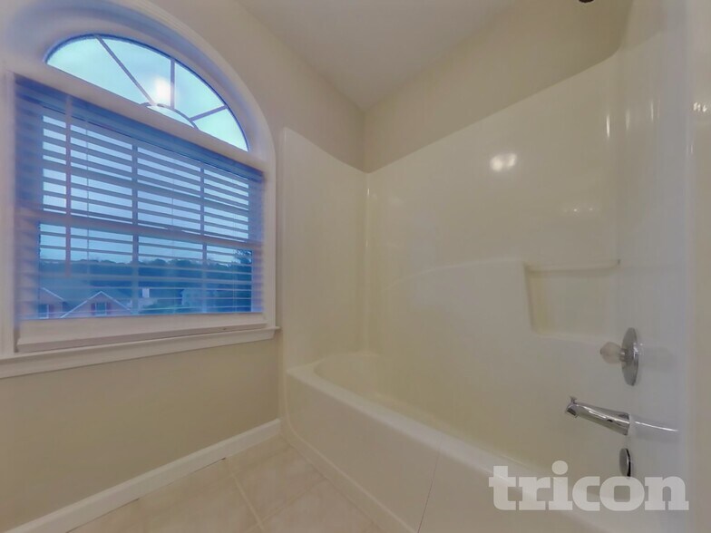 Building Photo - 1538 Fallen Leaf Dr SW