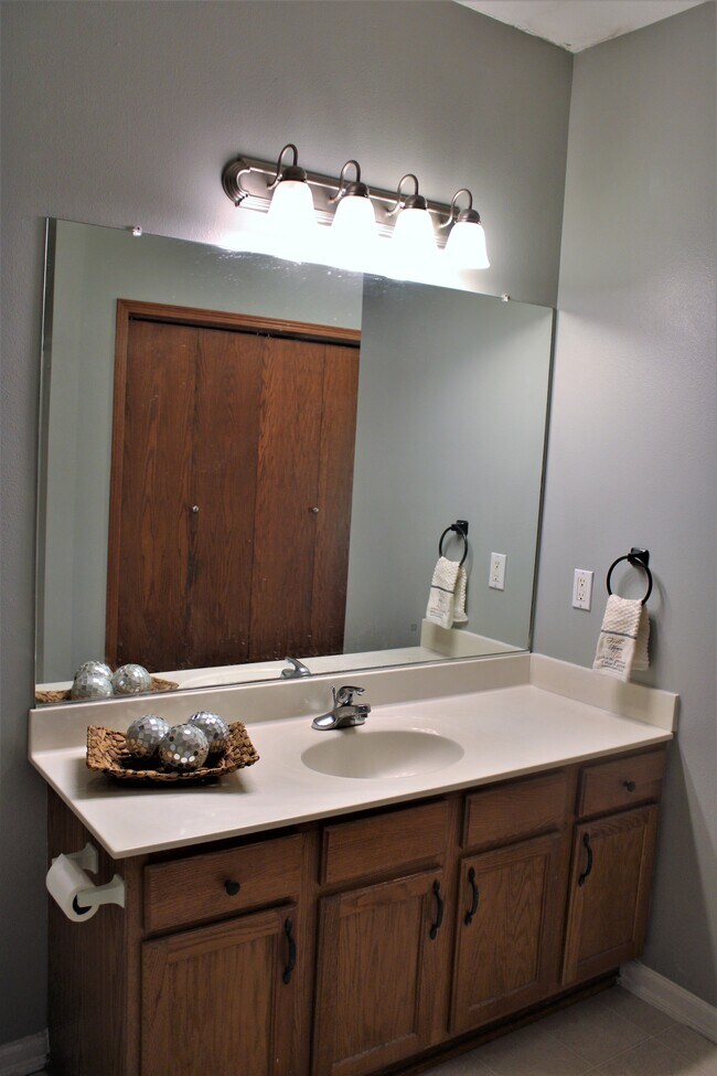 Building Photo - 4511 Twain Cir