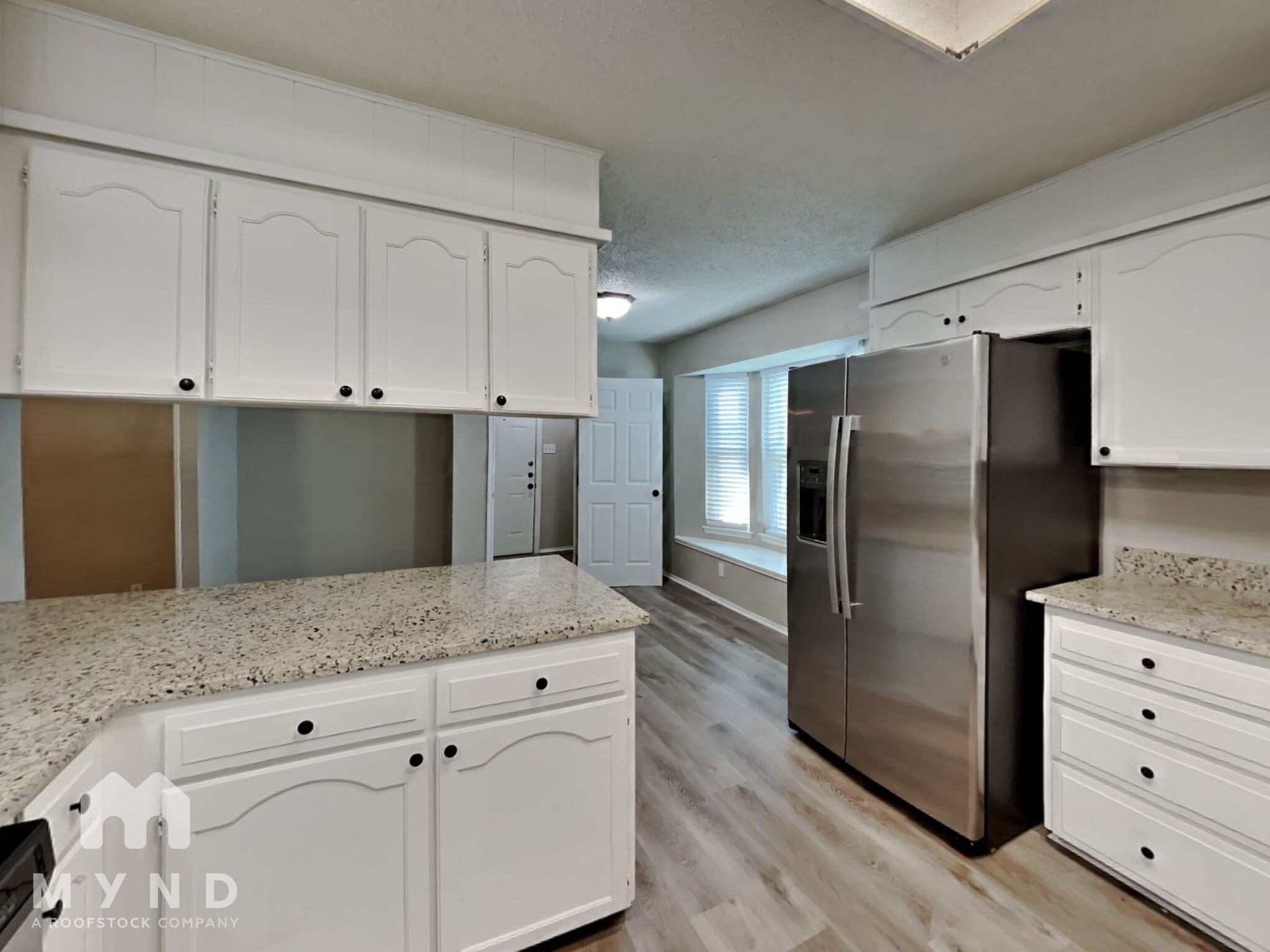 Building Photo - 3528 Park Lake Dr