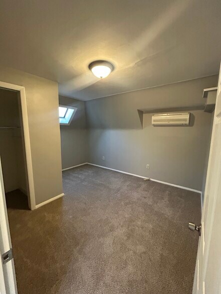 Building Photo - 131 5th St