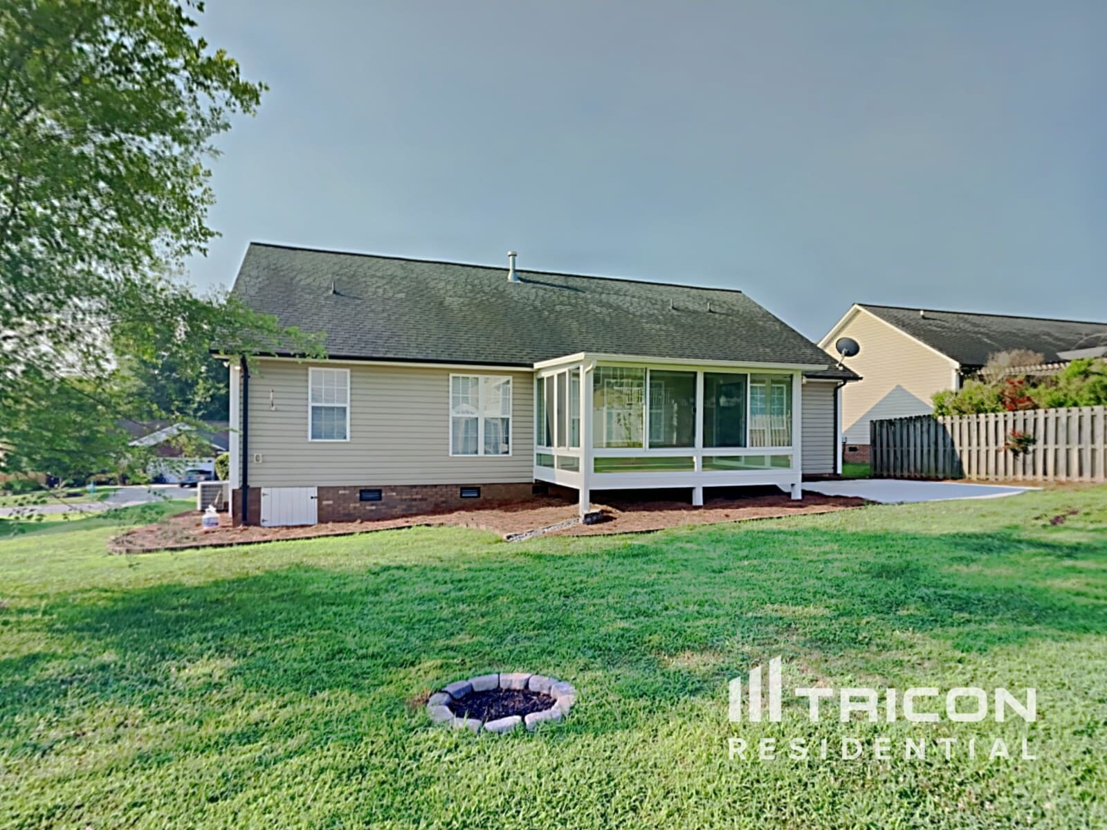 Building Photo - 1212 Danielle Downs Ct SE