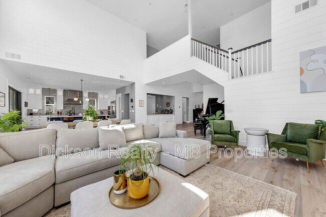 Building Photo - 6120 Triple Crown Dr