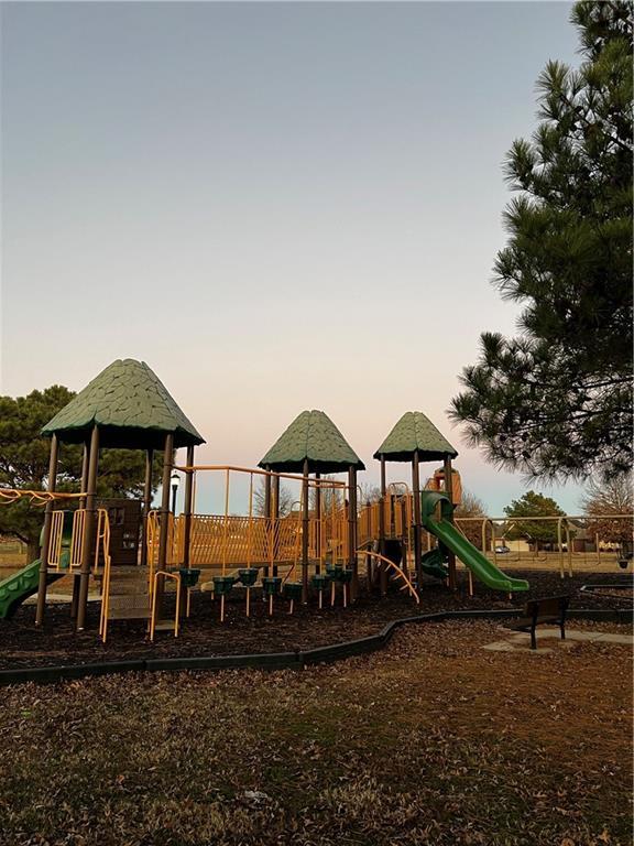 Building Photo - 4103-4103 SW Stonewood Terrace