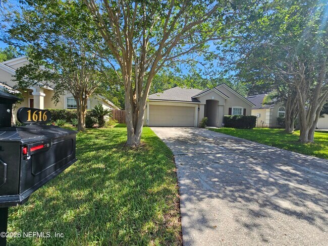 Building Photo - 1616 Austin Ln