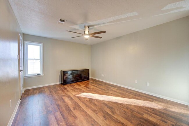 Building Photo - 1030 Crossroads Dr