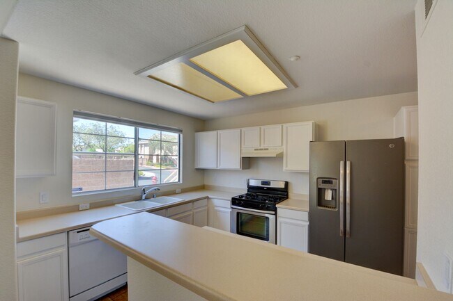 Building Photo - Beautiful 2BR / 2BA Renovated / Modern Condo In A Gated Complex.