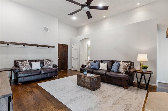 Building Photo - 5830 Whitwell Dr