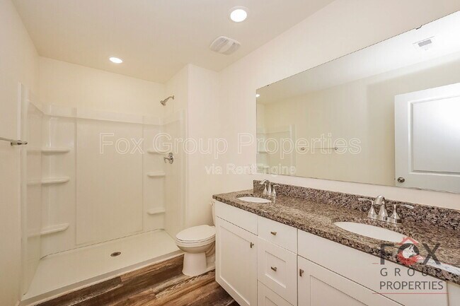 Building Photo - 1531 Antioch Dr