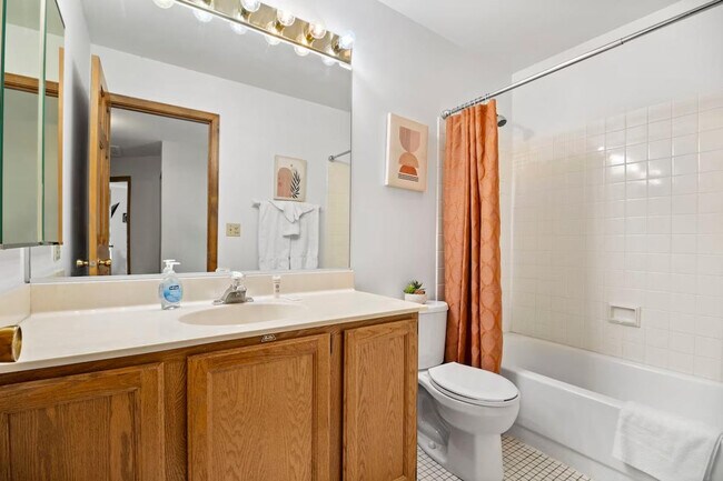 Building Photo - 308 Orchard Ln