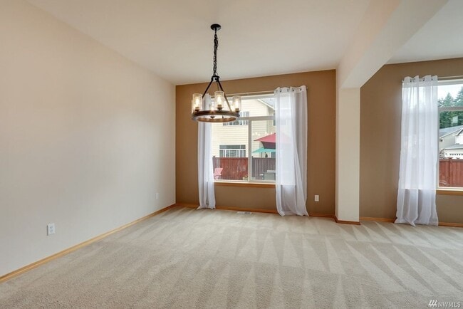Building Photo - Beautiful home on corner lot!