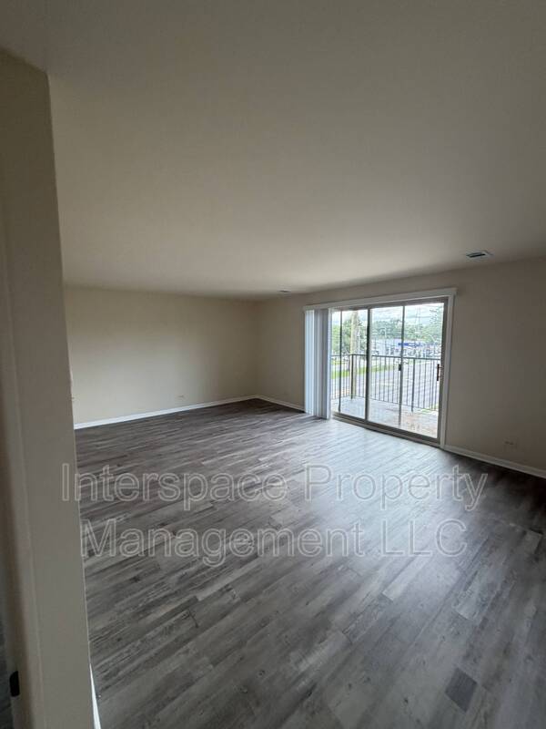 Building Photo - 9937 S Cicero Ave