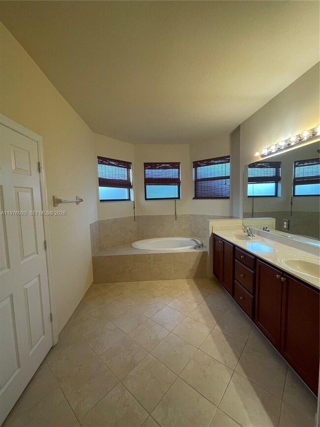 Building Photo - 10417 SW 231st Ter