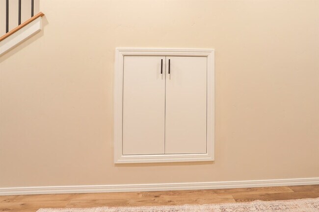 Building Photo - 609 N Kimball Ave