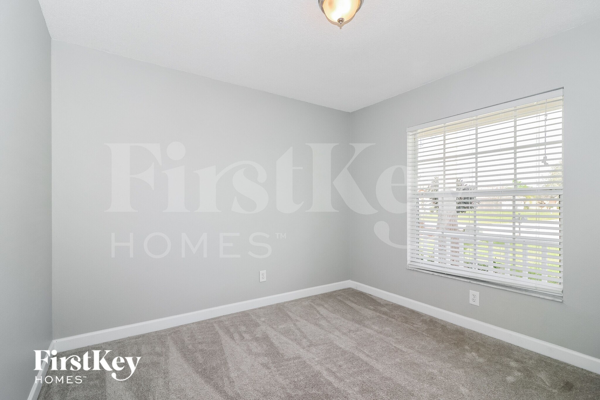 Building Photo - 12025 Larson Ln