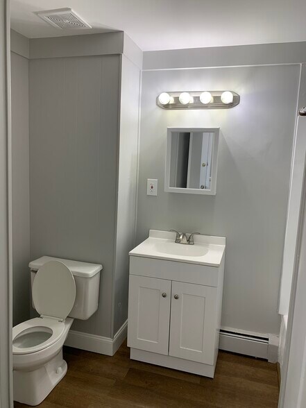 Full Bath (with bathroom closet) - 46 Jeffers St