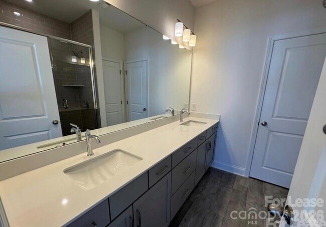 Building Photo - 5009 Layman Dr