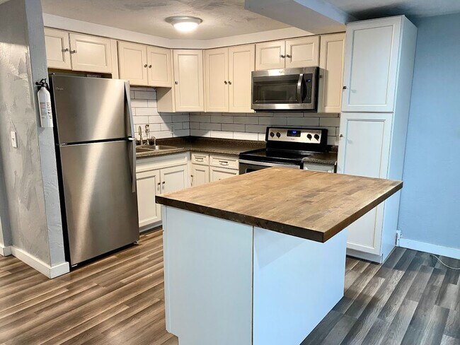 Building Photo - 1416 Rutherford Ave