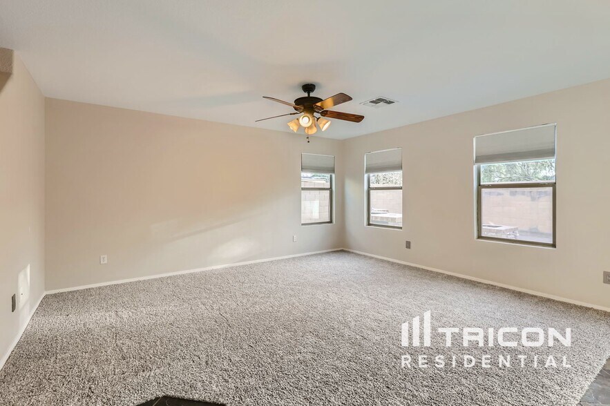 Building Photo - 15923 N 169th Dr