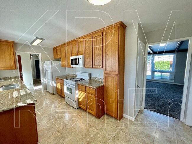 Building Photo - 1117 Brookside Rd