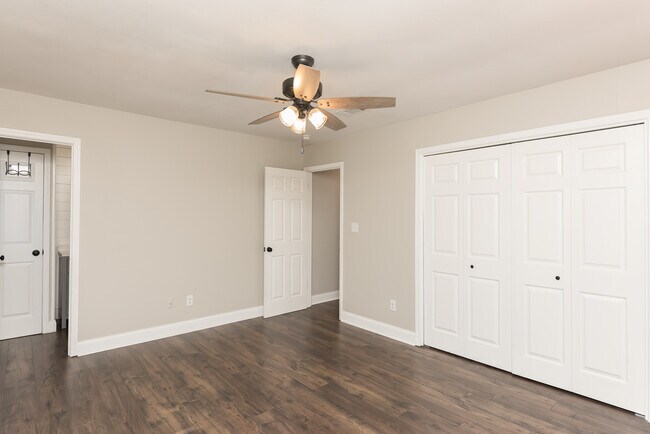 Building Photo - 8238 Li Fair Dr