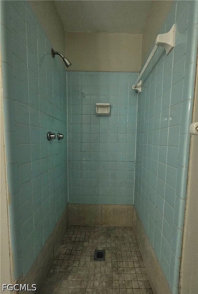 Building Photo - 1830 Maravilla Ave