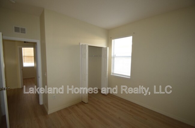 Building Photo - 823 Krenson Woods Ln