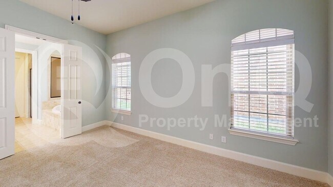 Building Photo - 846 Veneto Dr
