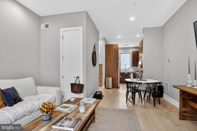 Building Photo - 151 N 2nd St