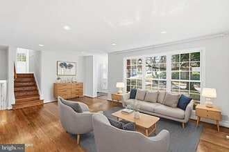 Building Photo - 7821 Cayuga Ave