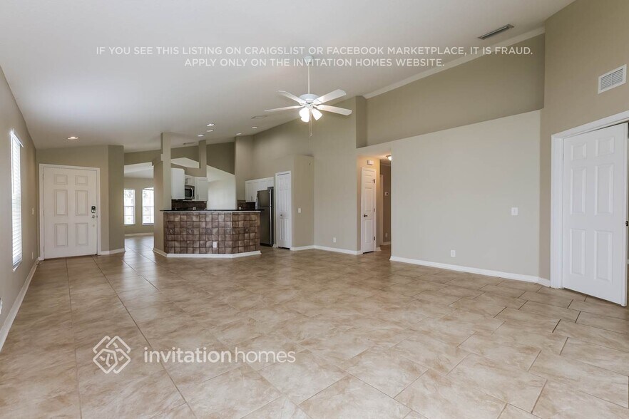 Building Photo - 3323 70th Ct E