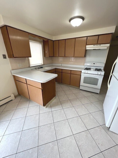 Building Photo - 6744 W Diversey Ave