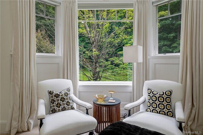 Building Photo - 8 Brady Rd