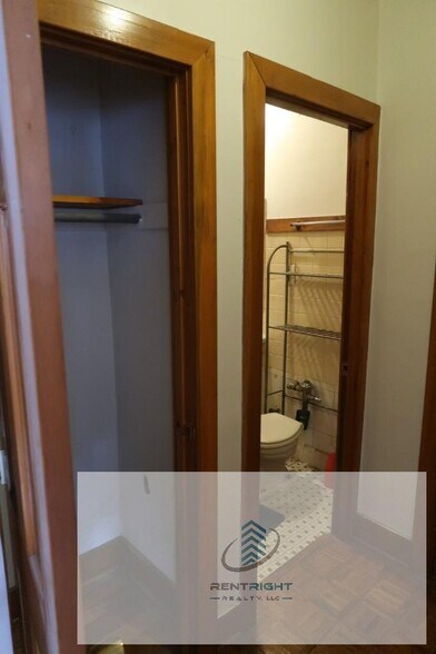 Building Photo - 5039 N Springfield Ave