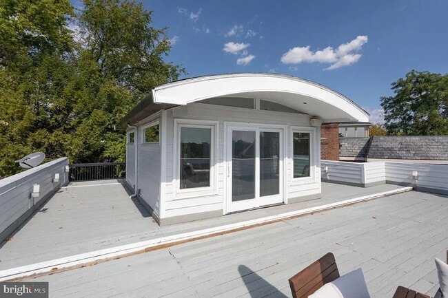 Building Photo - 4611 Charleston Terrace NW