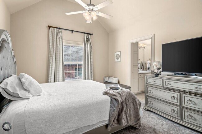 Building Photo - 5106 Sloan Cir