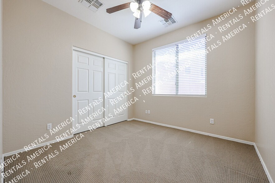 Building Photo - 6974 S Scott Dr