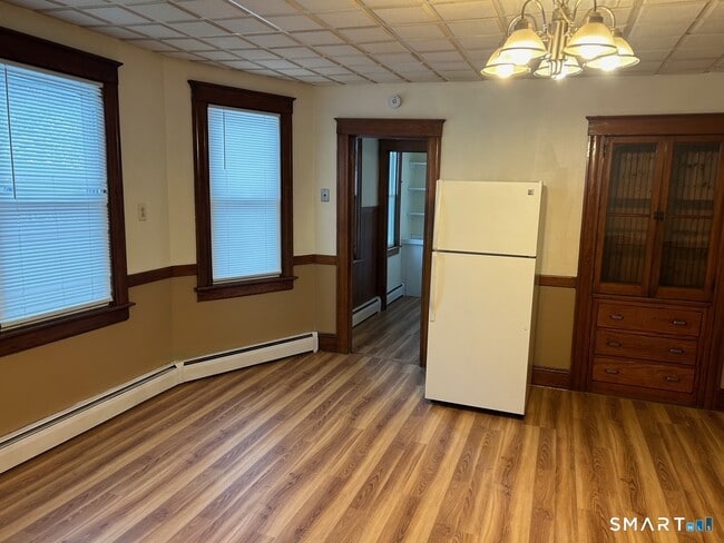 Building Photo - 68 Derby St