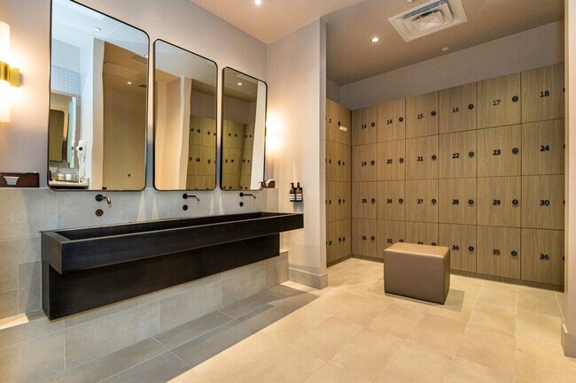 Building Photo - 125 NE 6th St