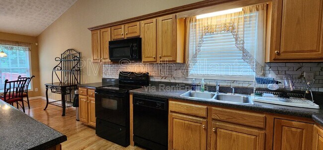 Building Photo - 4284 Cedar Lake Cove