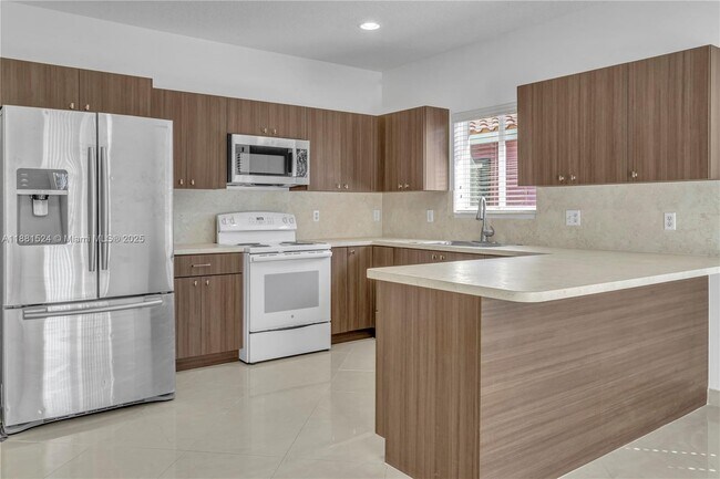 Building Photo - 865 SW 6th St