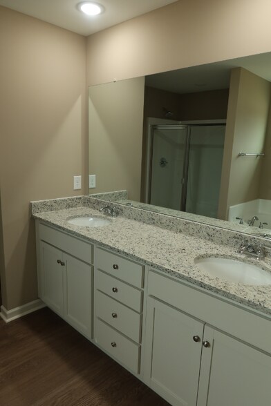 Building Photo - 212 Tuscany Cir