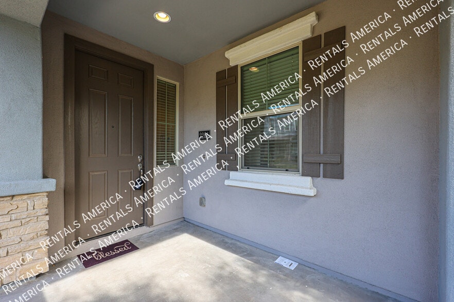 Building Photo - 2264 S Wallrade Ln