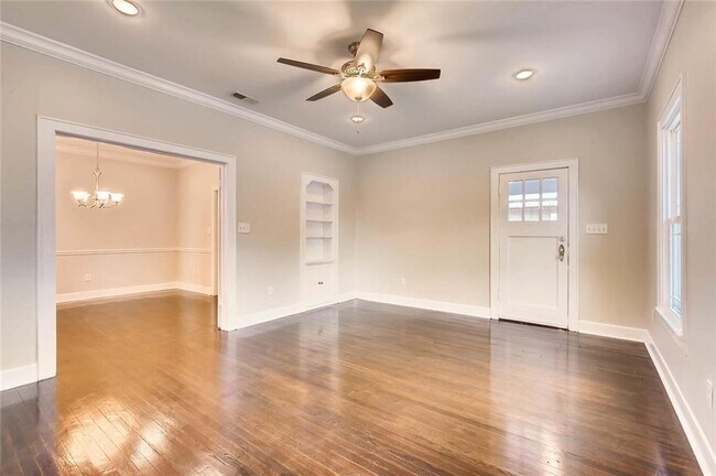 Building Photo - 811 1/2 E 38th St