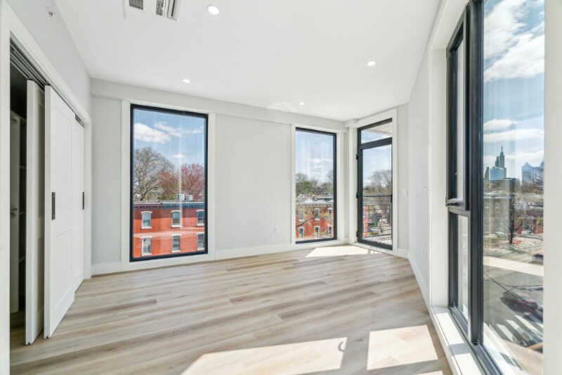 Building Photo - 3748 Lancaster Ave