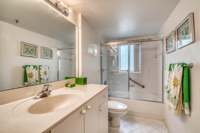 Building Photo - 12547 Imperial Isle Dr