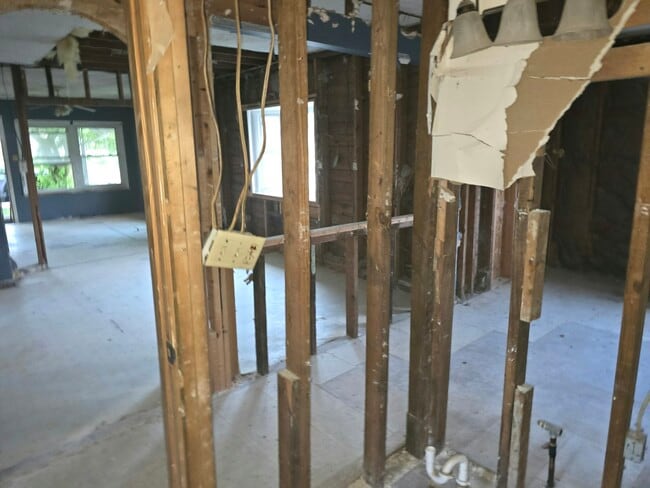 Building Photo - 728 Schirmeyer St