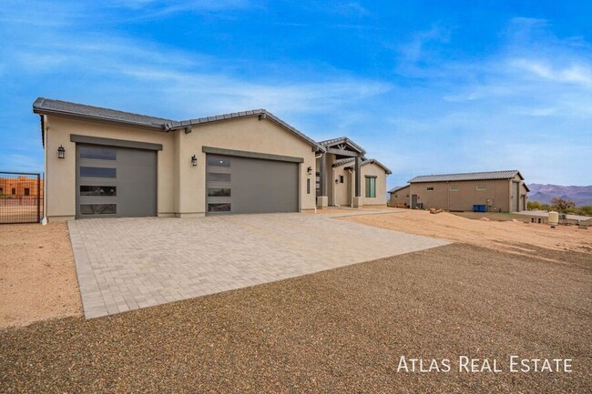 Building Photo - 15532 E Palo Brea Ln