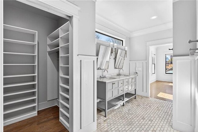 Building Photo - 636 Kennesaw Ave NE